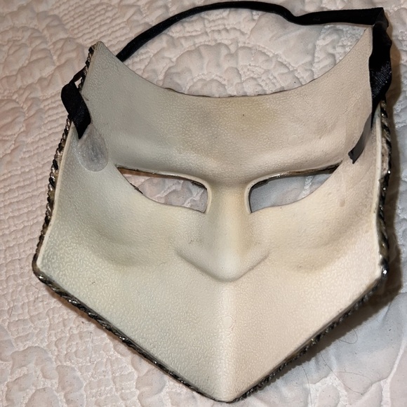 Mardi Gras Mask Silver aluminum style embroidered crystal detail decor mens mask - Picture 7 of 11